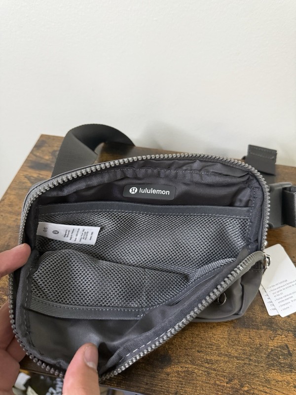 Lululemon Everywhere Belt Bag OS 1L Volume (7.5”x2”x5”) Silver Drop SILD 76829 gallery