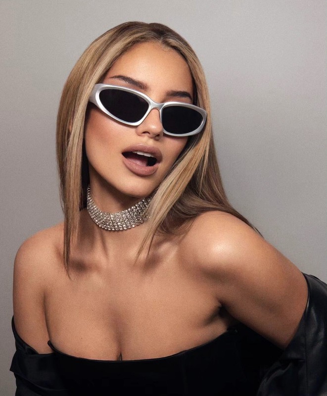 Trendy Women Sunglasses Outdoor Beach Shades Black White Blue Gray Red Silver gallery