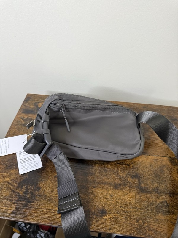 Lululemon Everywhere Belt Bag OS 1L Volume (7.5”x2”x5”) Silver Drop SILD 76829 gallery