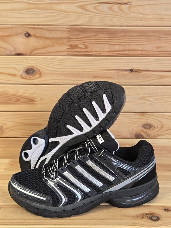 Size 10-Men’s adidas Adistar Control 5 Core Black Cloud White Carbon KI6150 NEW