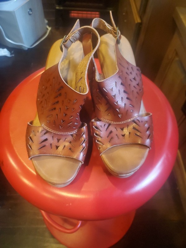 3 Pairs of shoes/ 1 Pair of Womens ankle boots 2 pairs of womens sandels Size 7 gallery