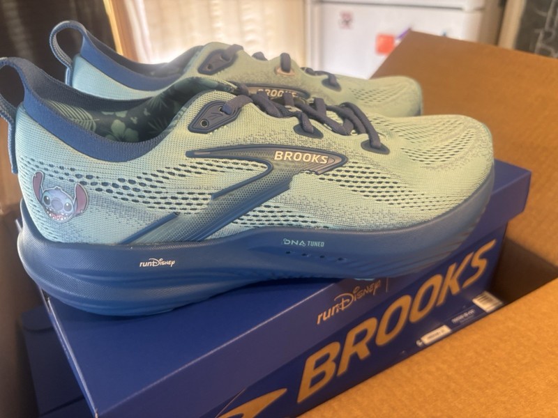 Glycerin 22 Stitch Men’s Size 9.5 New In Box Disney Edition Limited Edition gallery