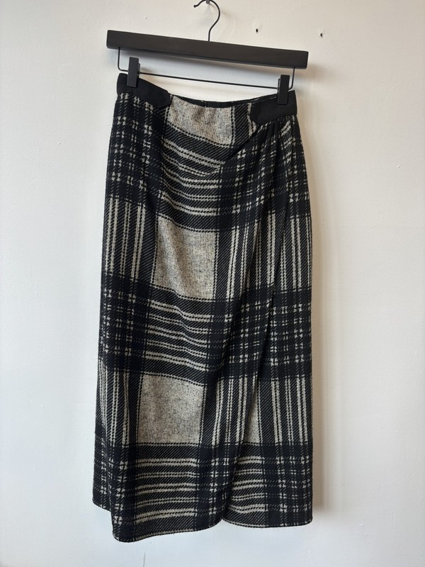 Vintage 90s Valentino Boutique Skirt Womens Medium Plaid Wool Made in Italy 90s
