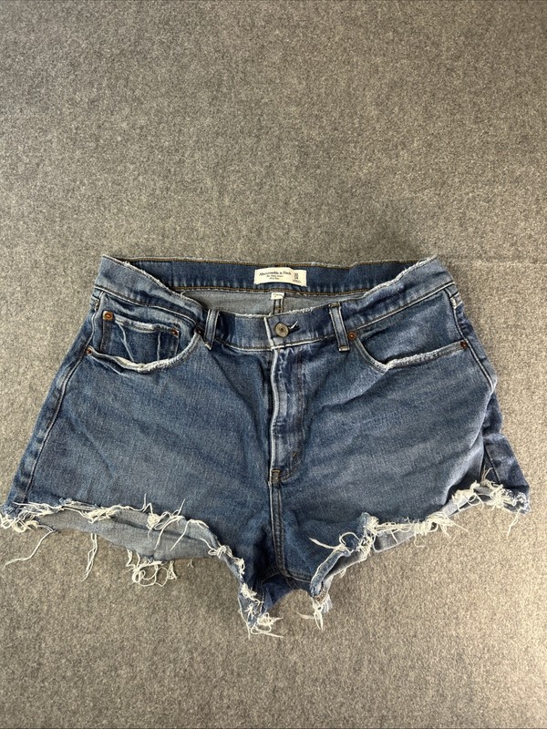 Abercrombie Fitch Curve Love 32 Mom Shorts Mid Rise Blue Denim Distressed
