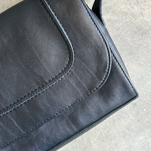 Liz Claiborne 90s Women's Black Faux Leather Compartment Shoulder Bag Vintage gallery