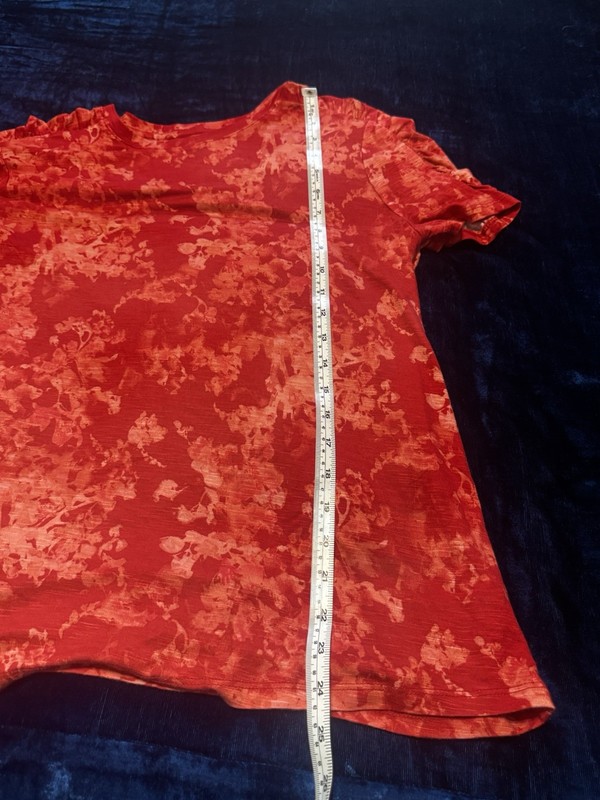 Simply Vera Vera Wang Women's Red Floral Crew Neck Ruffle Short Sleeve T-Shirt M gallery