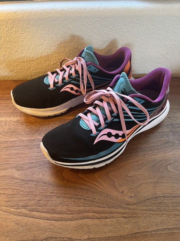 Saucony Kinvara 12 Black Running Training Women’s Sneakers S10619-25 Sz 10