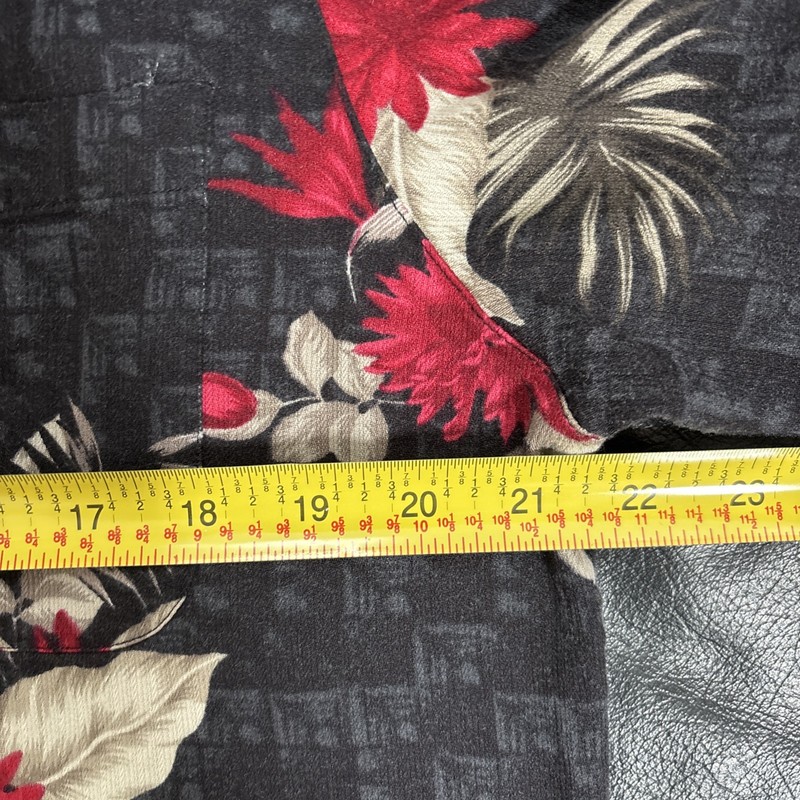 Caribbean Joe Island Hawaiian Shirt Men's M Black/Red Floral Button Up gallery