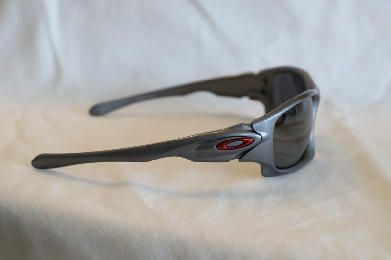 Oakley Alinghi Sunglasses OO9128-08 Grey/Black Iridium With Case and Dust Bag gallery