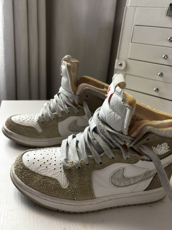 Jordan Air Jordan 1 High Top Leather Lace-Up Sneakers White/Gray/Beige