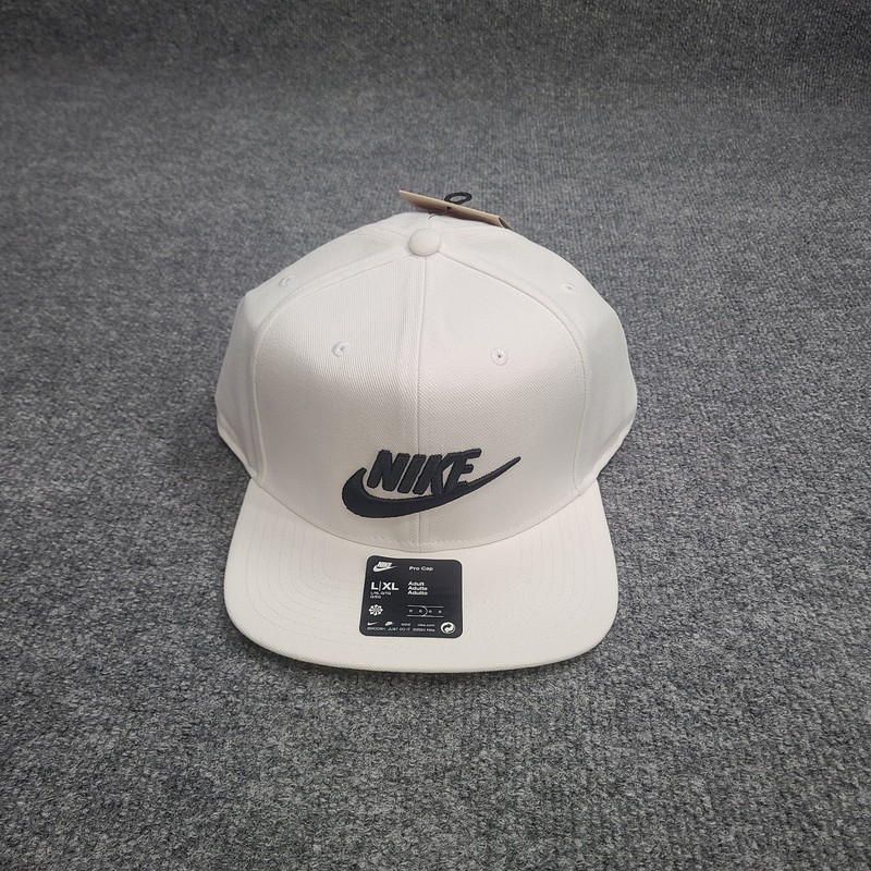 Nike Hat Cap Snapback L / XL White Black Futura DriFit Pro Structured Adjustable
