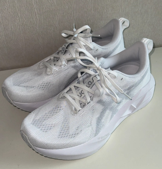 Asics Novablast 5 Men Shoes White Piedmont Grey 1011B974-100