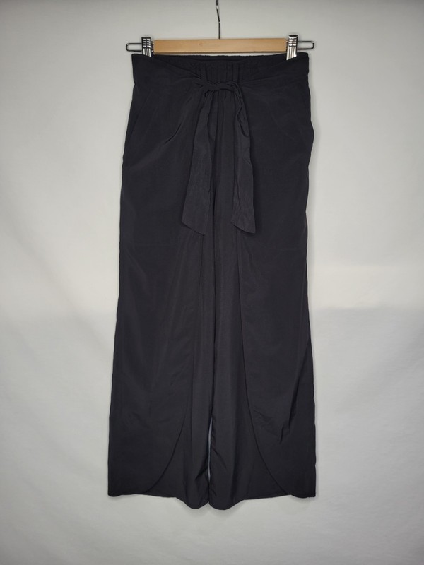 Lululemon Wrap Front Wide Leg HR Crop 24″ Women’s Size 4 XS Black Swift Ultra