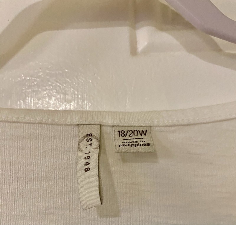 Est. 1946 Woman’s White Top. Short Sleeve, V-Neck, Embroidery Details 18/20W gallery