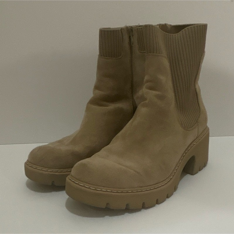 Teens Beige Faux Suede Chelsea Ankle Boots US 8 Standard Zip Round Toe