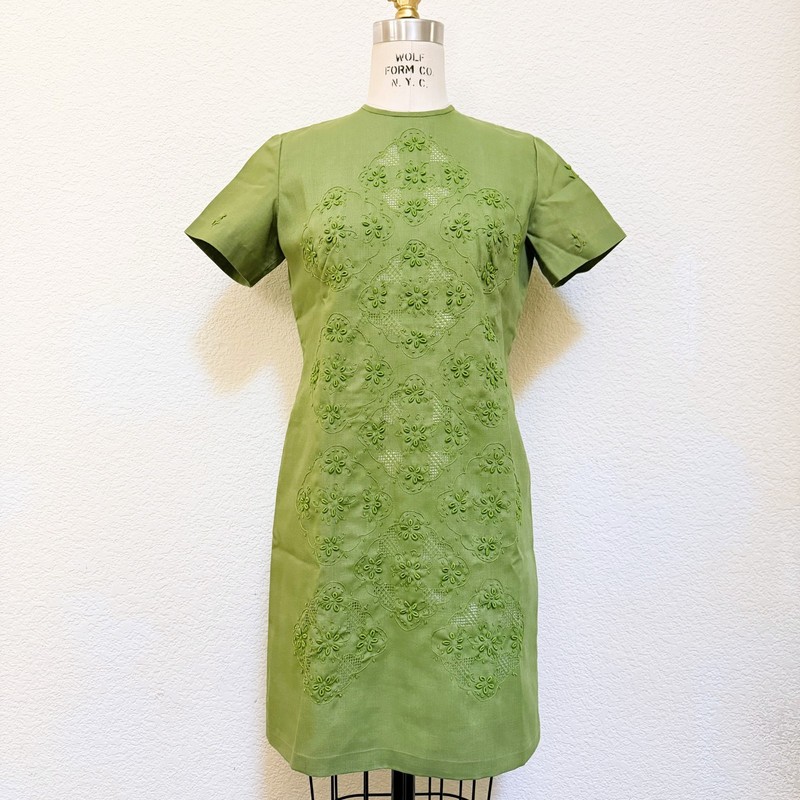Vintage 1960s Green Embroidered Mini Shift Dress, Short Sleeved Size M