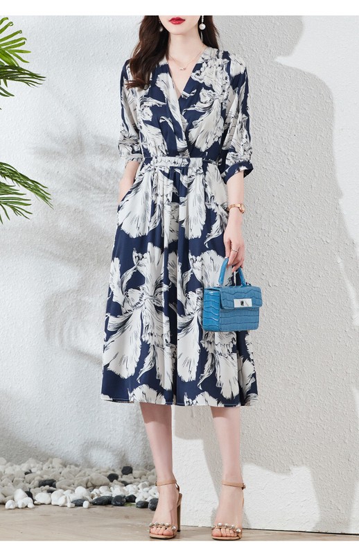100% Mulberry Silk Dress Women's Mid Length Summer New Fashion V-neck Silk Dress gallery