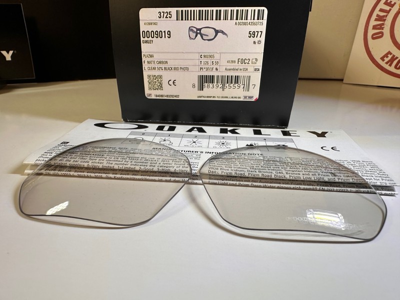 New Oakley Plazma • OO9019 – Clear to Black Iridium Photochromic – Size 59/18