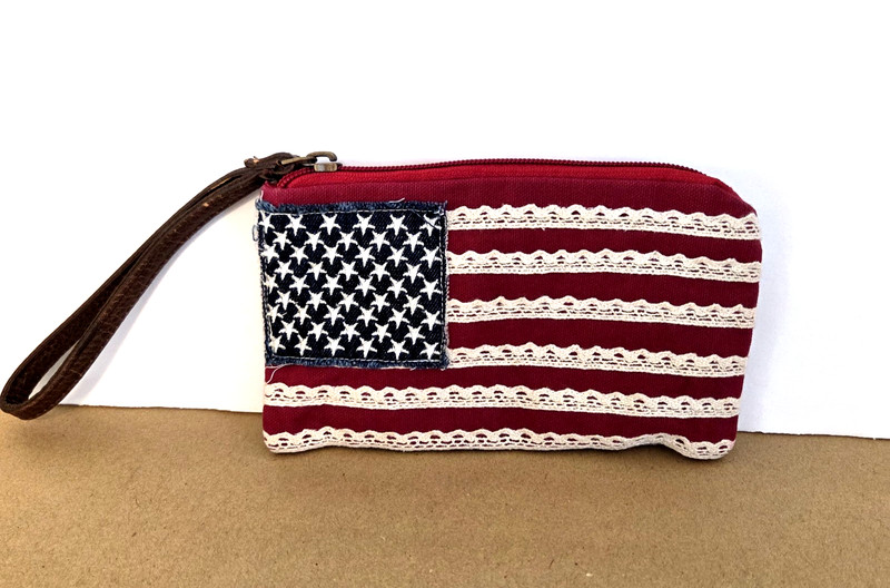 Patriotic Wristlet American Flag Design 8 x 5 inches Handle Camouflage Back