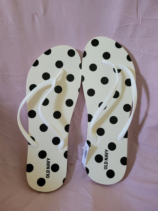 Old Navy Flip Flops White/Black Dots Sizes 9 (5), 10 (3) $7.50 EACH SANDAL