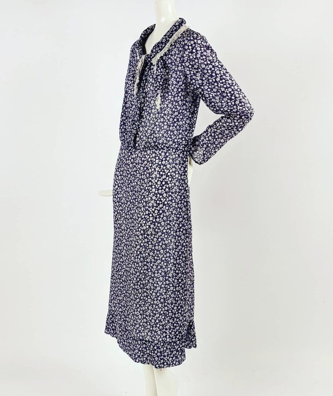 CLASSIC 1920’S SHEER BLUE FLORAL MUSLIN DRESS W LACE TRIMMED COLLAR gallery
