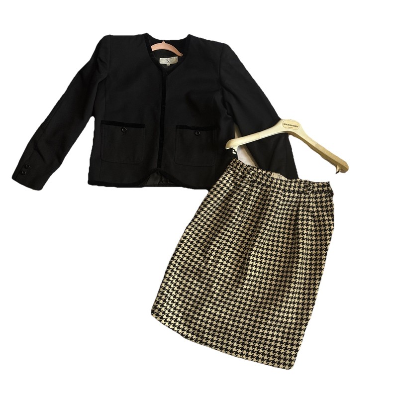 Vintage Valentino Boutique Jacket and Matching Skirt Size 8 / Italian 44