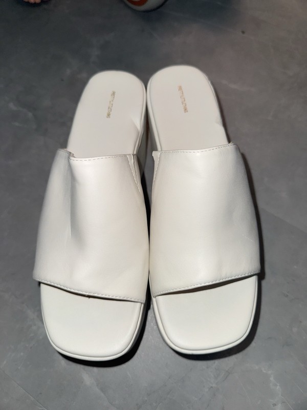 Pretty Little Thing Platform Mule Sandals Women’s Size 10 White