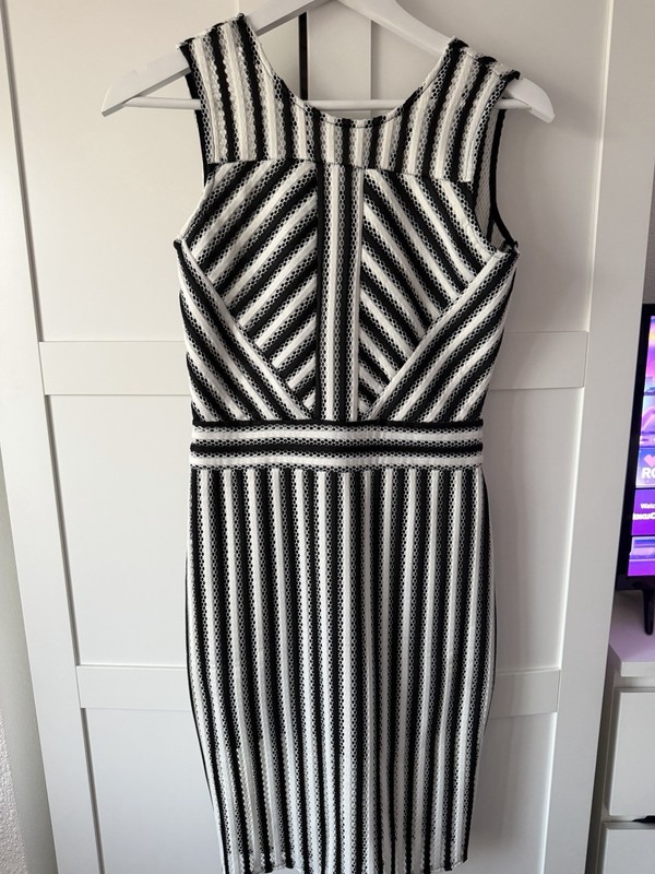 Love & Other Things Size S Black And White Pencil Dress Smart Races Officewear