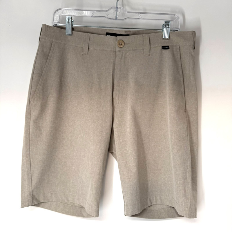 Travis Mathew Golf Chino Shorts Men 32 Beige Stretch Performance Athletic 1MM208