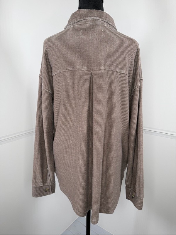 NWT Thread & Supply Taupe Rib Knit Button Front Shacket Size Medium gallery