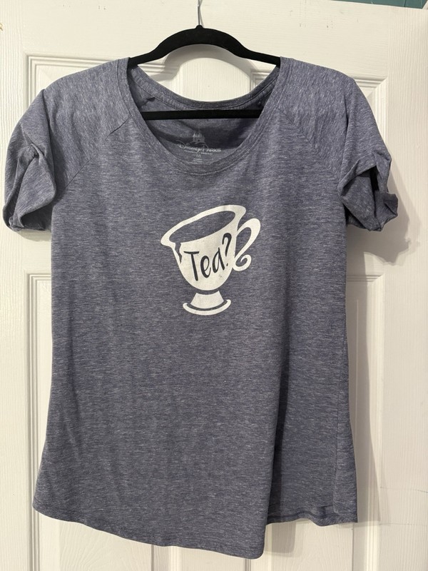 Disney Mrs Potts’ Chip Teacup T Shirt Knit Womens Medium Cotton Vacation Cruise