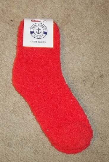 NWT 1 Pair Women’s Fluffy Fuzzy Socks Red Orange by Yacht & Smith