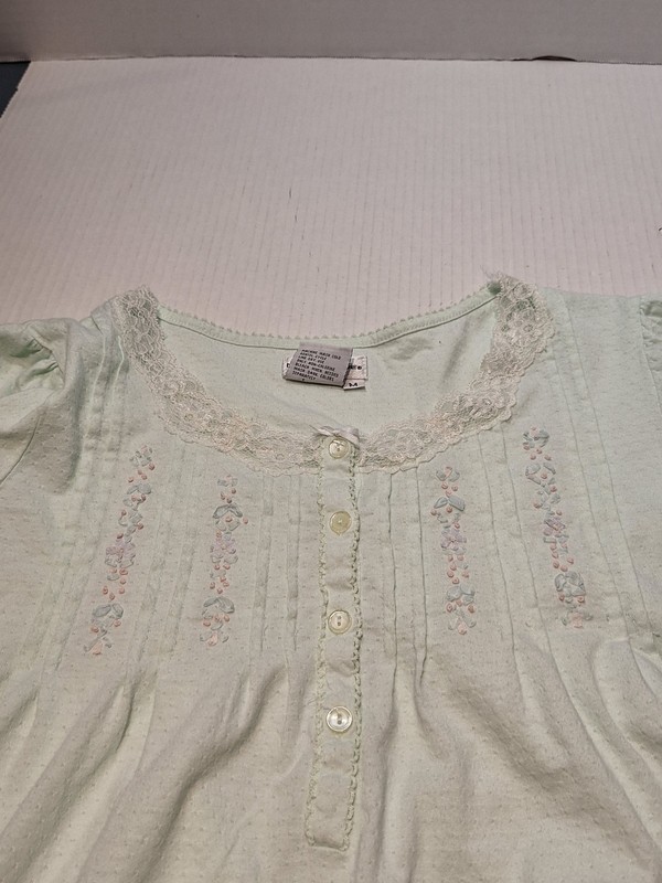 Miss Elaine Nightgown, Womans M, Cotton Blend, Knee Length, Short Sleeve gallery