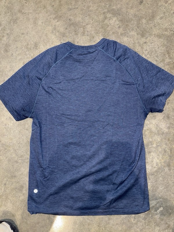 Lululemon Metal Vent Tech 2.0 Short Sleeve Shirt Men’s Medium Navy Blue gallery