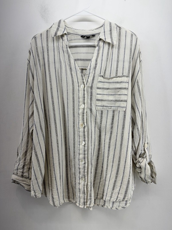 Club Z Collection Women’s Long Roll Tab Sleeve Cotton Metal Button Top Size 2X