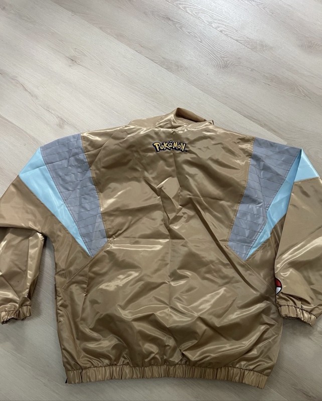 Pokemon Target Starter Pullover Jacket Gold Johto Region L Large gallery