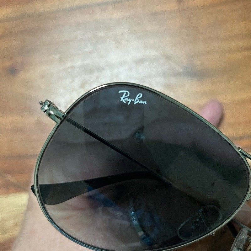 Ray-Ban Aviator Sunglasses The Icons, Original paperwork and Case, unisex gallery