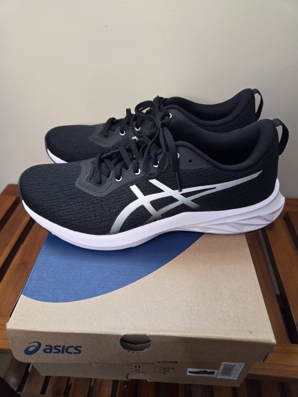Asics Women’s Versablast 2 Sneakers Size 6.5 New