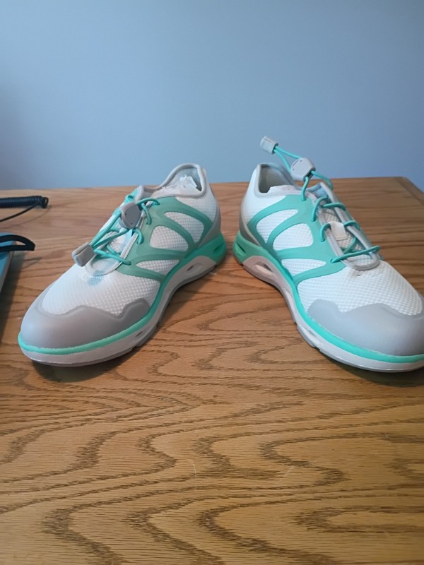 NWT Women’s Xtratuf Spindrift Kryptek Drainage Shoes – Seafoam – Size 7