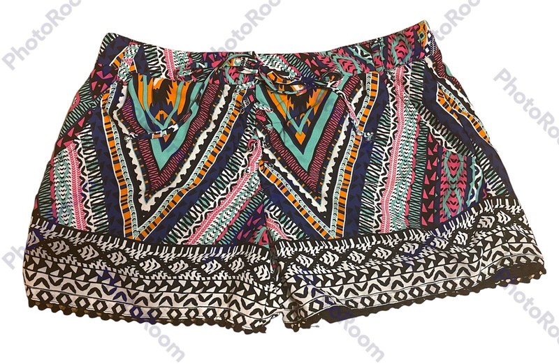 *TAKARA Shorts Women’s Size Medium Multicolor Pockets Drawstring*