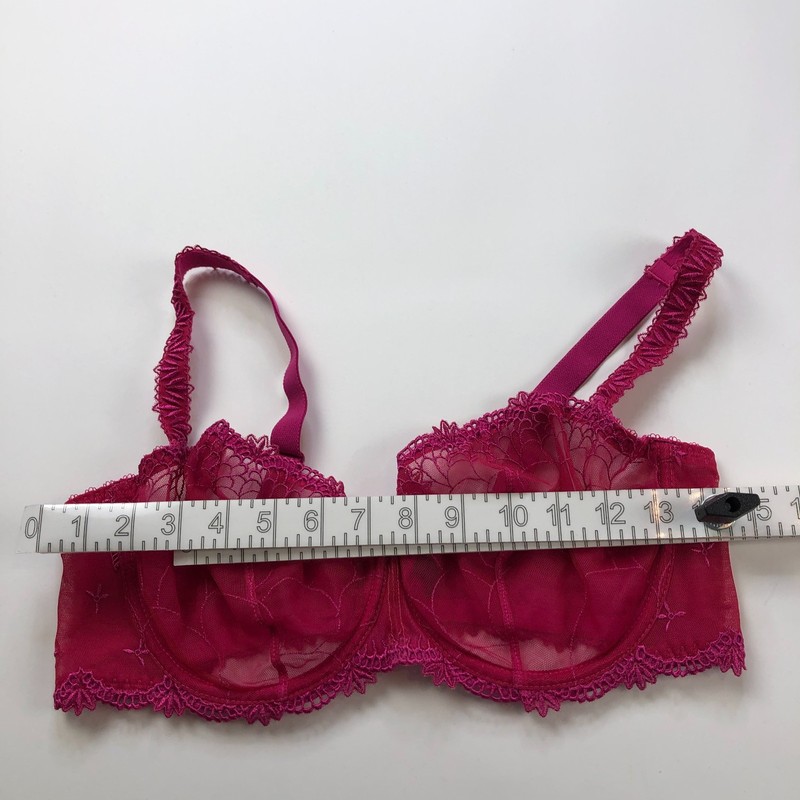 Chantelle Bra Unknown Size / 29 Band D/DD Cup Unlined Underwire Lace Pink gallery