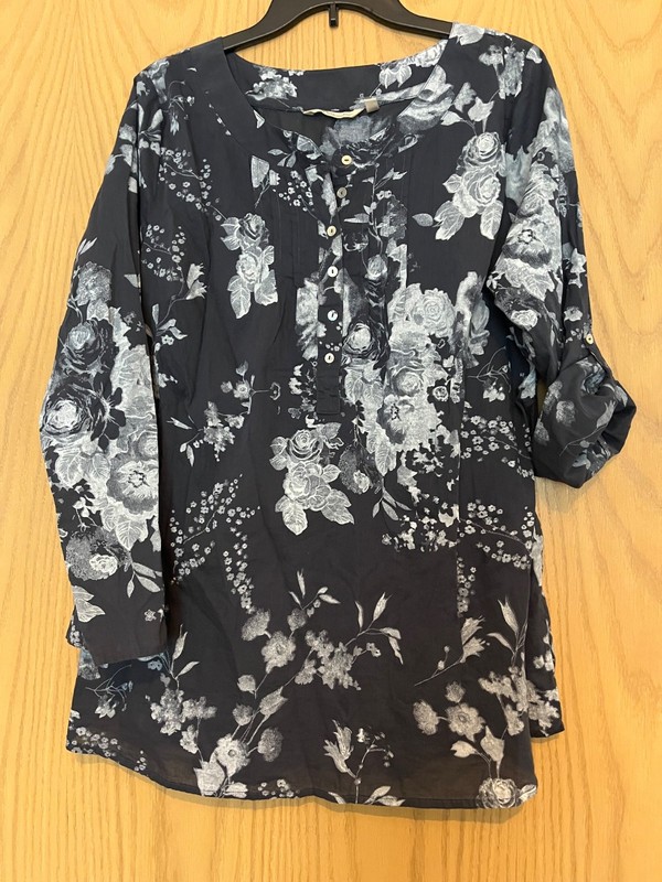 Coldwater Creek PXL Blue Floral Button Up Cotton shirt