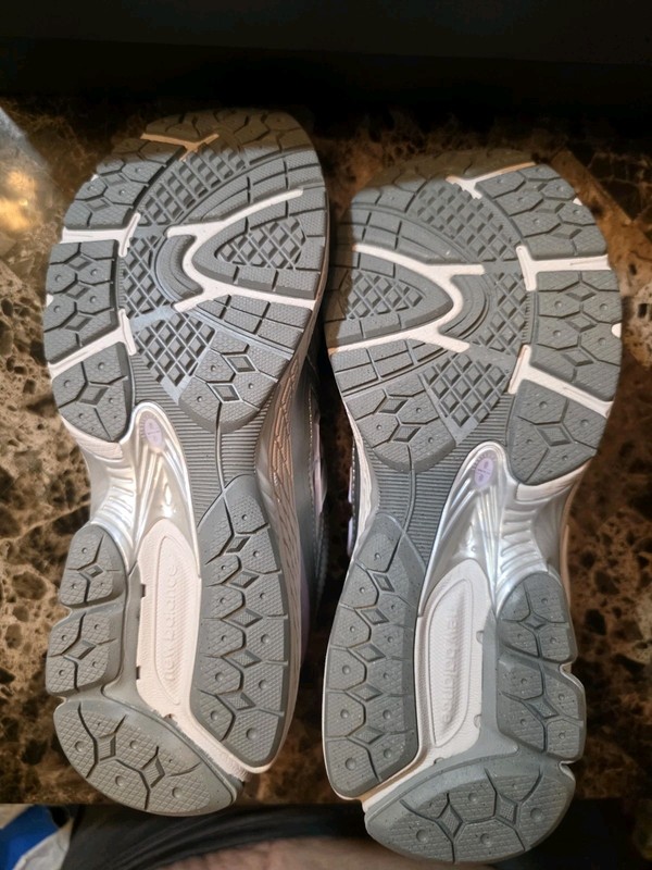 NEW Women's Sz. 8.5 Mens Sz 7 RARE New Balance 1000 sneakers Silver/White/Violet gallery