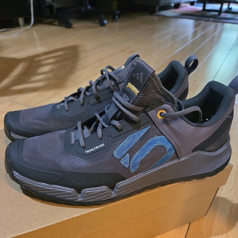 Size 9.5 – adidas 5.10 Trailcross LT Mountain Bike Shoes