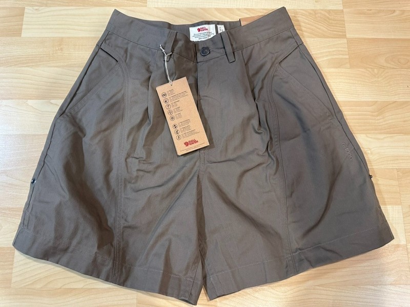Fjallraven Vardag Women’s Curved High Waist Shorts EU 36 US 4 Hiking NEW Beige