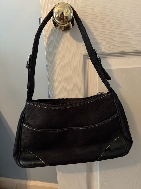 Talbots Women’s Adjustable Strap Handbag Purse Black Leather