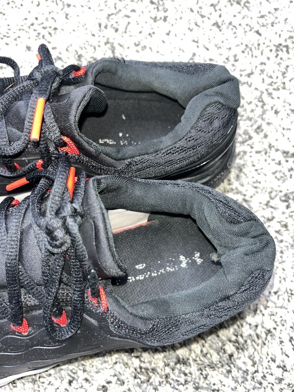 New- Under Armour UA Charged Vantage Marble Running Shoes Black/Red Size 11.5 M gallery