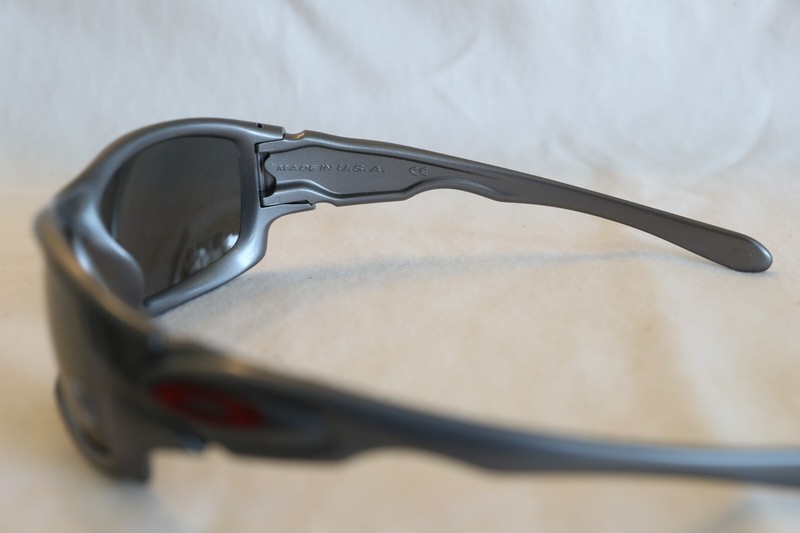 Oakley Alinghi Sunglasses OO9128-08 Grey/Black Iridium With Case and Dust Bag gallery