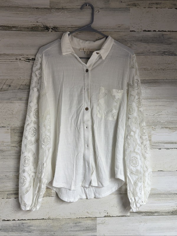 Good Days Only Button Up Lace Sleeve Blouse Collared Top, Pocket Women Sz M