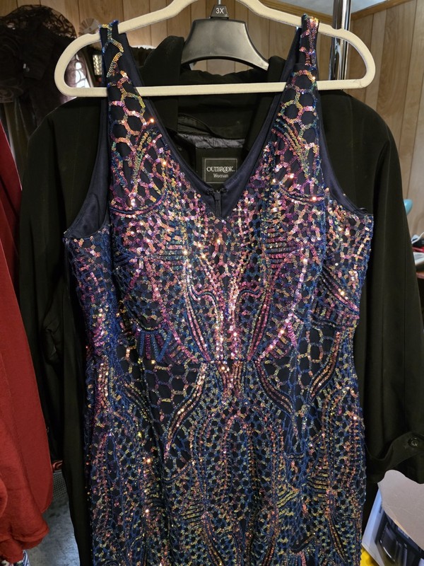 Nightway 22W Navy Multicolor Geometric Sequin Mesh V-Neck Sleeveless Long Gown